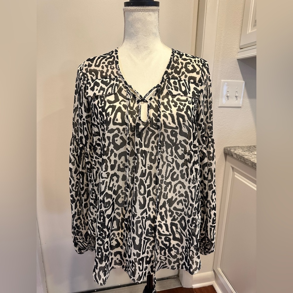 StyleKeepers Stylish Animal Print V-Neck Blouse